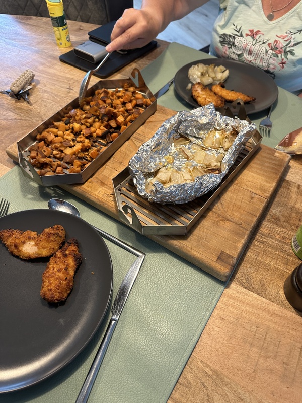 Afbeeldingslocatie: https://tweakers.net/i/8KUxKG-iHXwhUUtBVuvHDgrUi0k=/x800/filters:strip_icc():strip_exif()/f/image/LeV0PwHvJ5wI0dOTF1cKvOpa.jpg?f=fotoalbum_large