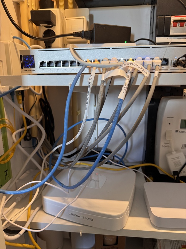 Afbeeldingslocatie: https://tweakers.net/i/8KVO2wsZ5fKqj_QBArriU30Onig=/x800/filters:strip_icc():strip_exif()/f/image/xYwm5zaLvB0GgdNGs5LT4nLy.jpg?f=fotoalbum_large
