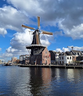 Afbeeldingslocatie: https://tweakers.net/i/8MHPo0pNlmY8xjrNf_hJldlQsDM=/fit-in/4920x3264/filters:max_bytes(3145728):no_upscale():strip_icc():strip_exif()/f/image/UfBclv3TgsCH7FQ1N9qeYnb6.jpg?f=user_large
