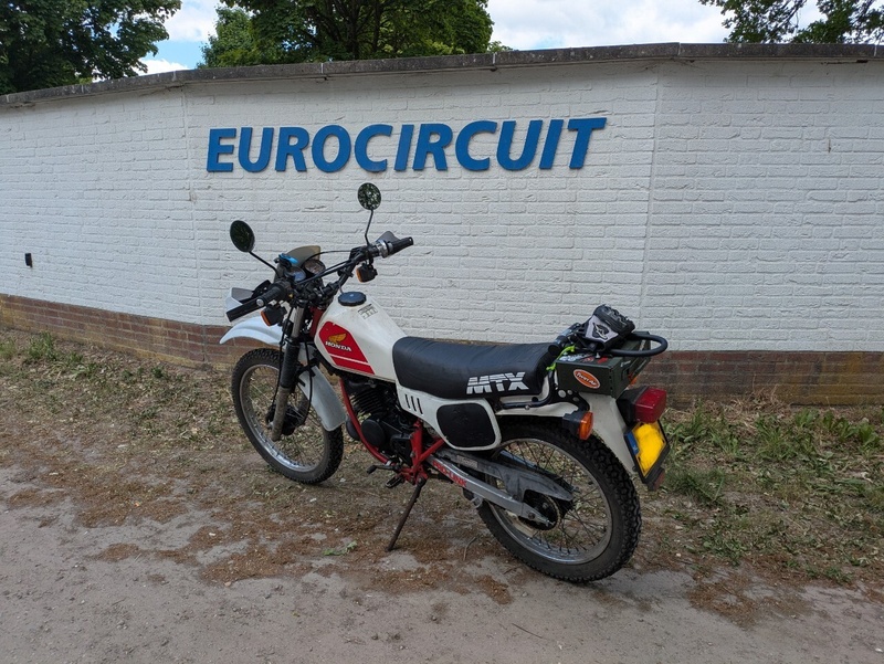 Afbeeldingslocatie: https://tweakers.net/i/8N2jkFKv9w9wRxXbeT0Z7llCSlw=/800x/filters:strip_icc():strip_exif()/f/image/G8KF3FC17azFp0IDgA0vVCcy.jpg?f=fotoalbum_large