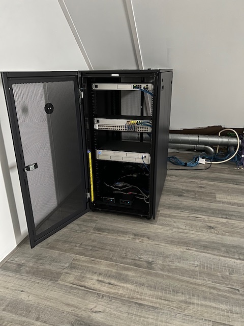 Afbeeldingslocatie: https://tweakers.net/i/8aNirELPuOjGFxpMxoeVD3zZiqY=/fit-in/4920x3264/filters:max_bytes(3145728):no_upscale():strip_icc():strip_exif()/f/image/g1xXVCLQ0yQjUk0bFo99bMF1.jpg?f=user_large