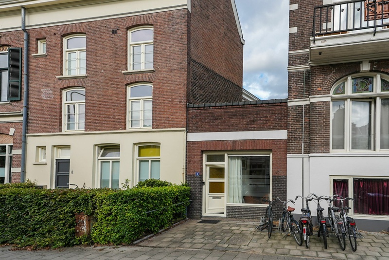 Afbeeldingslocatie: https://tweakers.net/i/8bet1WzxZEbNzw_pnxrdvV1ES64=/800x/filters:strip_icc():strip_exif()/f/image/8qrAZ0591j351LtkIuhwxcx8.jpg?f=fotoalbum_large