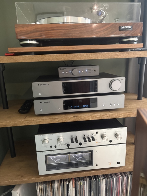 Afbeeldingslocatie: https://tweakers.net/i/8enQtvjKFN-438ZFmaicpq5mhkM=/x800/filters:strip_icc():strip_exif()/f/image/WKUwVnQRPRSBwVGndxvztjUZ.jpg?f=fotoalbum_large