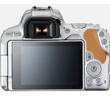 Canon EOS 200D + 18-55mm IS STM CP Zilver