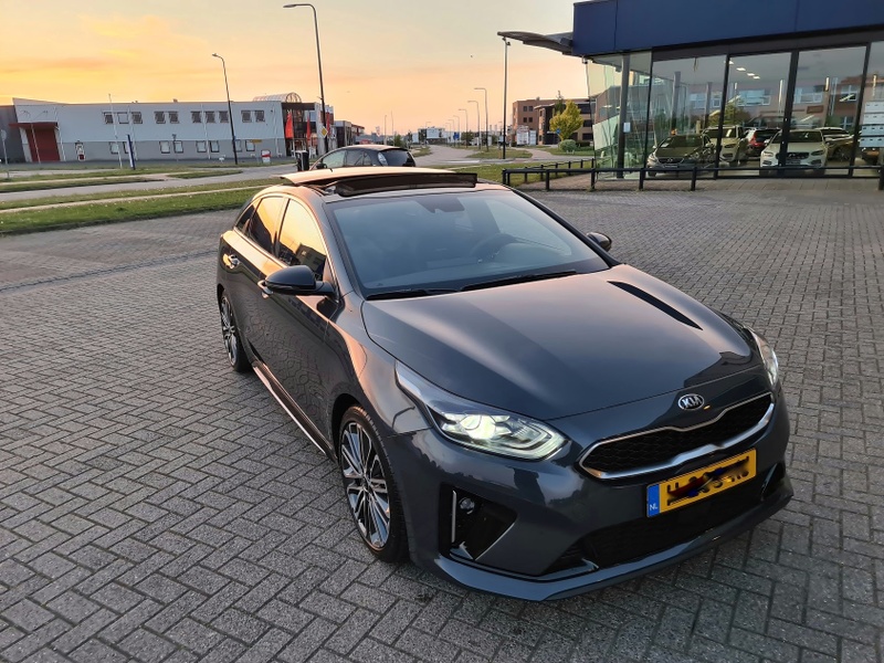 Afbeeldingslocatie: https://tweakers.net/i/8hSV1bIvR0HwUm1-s9atWqrtCzo=/800x/filters:strip_icc():strip_exif()/f/image/CAJMW0zLmjs5eaqn1Wa9q00j.jpg?f=fotoalbum_large