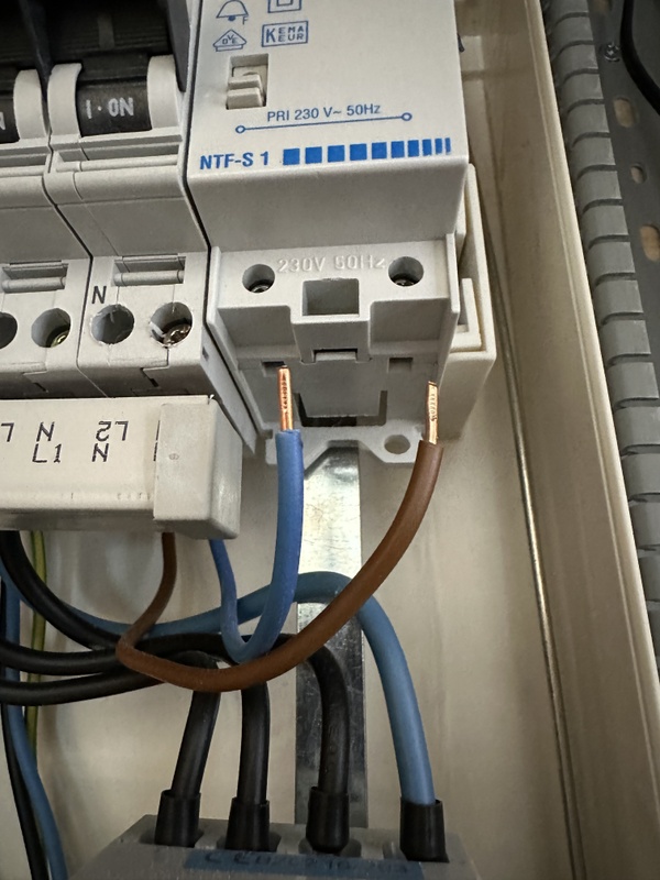 Afbeeldingslocatie: https://tweakers.net/i/8jg6jWHONj4D8Ux2O3rjOl1_By0=/x800/filters:strip_icc():strip_exif()/f/image/pt7KG0mL2l4fTSTT6mrwkMDr.jpg?f=fotoalbum_large