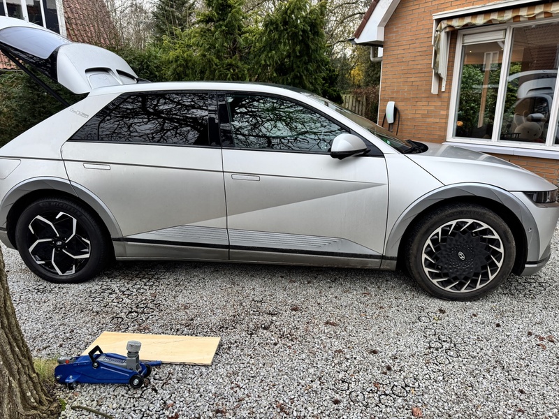 Afbeeldingslocatie: https://tweakers.net/i/8kt5K3GUV9LkcwGZjjz9cBYHVZE=/800x/filters:strip_icc():strip_exif()/f/image/g06hrXkow7oQcgsilgC3nlVO.jpg?f=fotoalbum_large