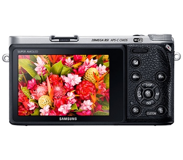 Samsung NX500 + 16-50mm F3.5-5.6 Power Zoom + 50-200mm F4-5.6 ED OIS III Zwart