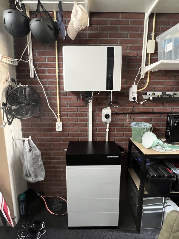 Afbeeldingslocatie: https://tweakers.net/i/8qJ2z4qjs_5jKdExjg46LZ6rwzE=/x800/filters:strip_icc():strip_exif()/f/image/92XObaU8wH46VLT9IcNxE3qB.jpg?f=fotoalbum_large