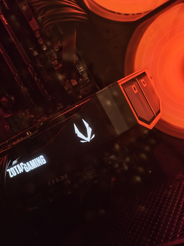 Afbeeldingslocatie: https://tweakers.net/i/8rM9wOSUrTNJhp__n0iHKYg4EXY=/x800/filters:strip_icc():strip_exif()/f/image/gjPe4Jb1ikYdOAda3Tiepdd1.jpg?f=fotoalbum_large