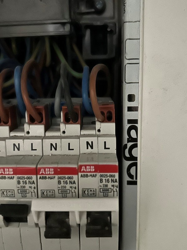 Afbeeldingslocatie: https://tweakers.net/i/8uRE2clw1vVsQXf3djPUTkLLrBM=/x800/filters:strip_icc():strip_exif()/f/image/XSxf2oUwMJYXWyeHAKyxqZEm.jpg?f=fotoalbum_large