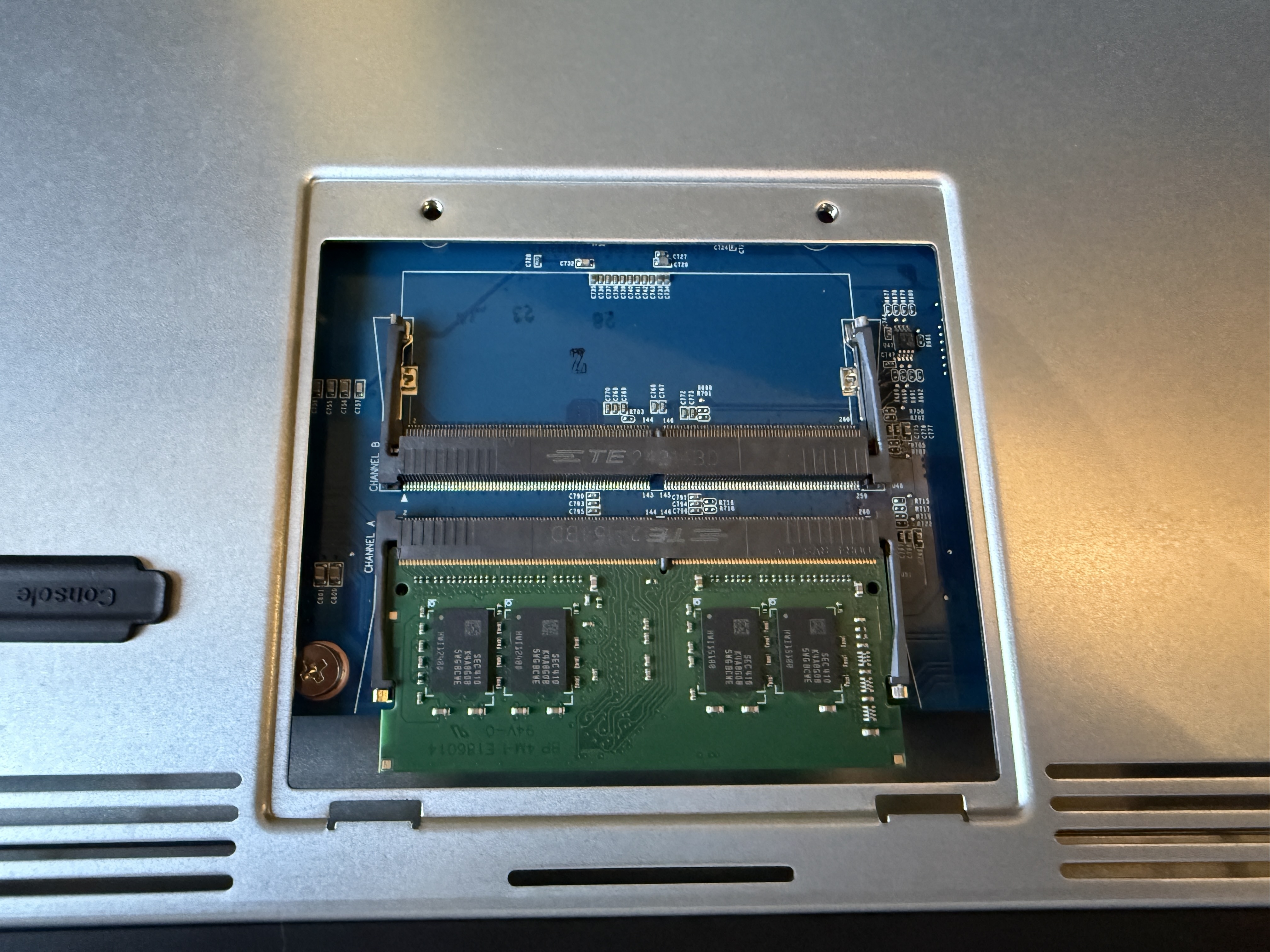 Afbeeldingslocatie: https://tweakers.net/i/8v4OVKQE2Oi3F_SrbtnQyijCcmM=/m/383141/1VDfvbJWDb9aA0oMDk1dVZkiyhhm6jMNh1VThrgfFfqM8Q4D6O.jpeg