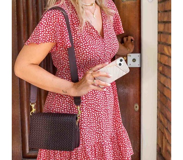 Selencia Aurora Fashion Backcover iPhone 14 Pro - Duurzaam hoesje - 100% gerecycled - Earth Leaf Beige