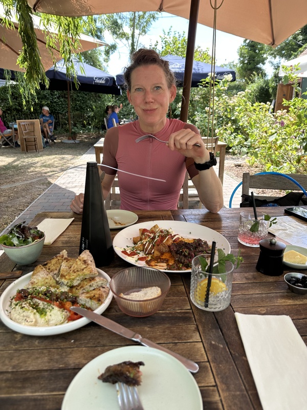 Afbeeldingslocatie: https://tweakers.net/i/8yWKtrtmKF-IILWfbBdFJ-LXMFs=/x800/filters:strip_icc():strip_exif()/f/image/2Nay10QyuA0WsCBBIK15wi1f.jpg?f=fotoalbum_large