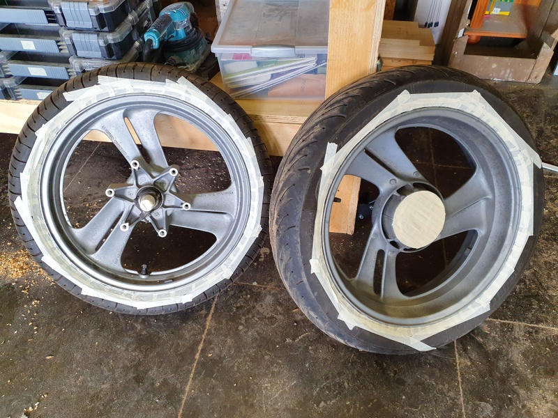 Afbeeldingslocatie: https://tweakers.net/i/8zwKck1uw12VGBs9apGdQpXk9WI=/800x/filters:strip_icc()/f/image/GLwlFv2Jh7S22ybBR9M301Rj.jpg?f=fotoalbum_large