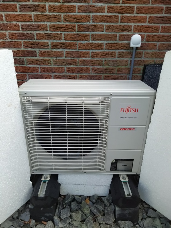 Afbeeldingslocatie: https://tweakers.net/i/91-UA1QpJt50VIFD-zviPLtAYNE=/x800/filters:strip_icc():strip_exif()/f/image/WcCUx4nObxelgIbmEjy8v6f3.jpg?f=fotoalbum_large