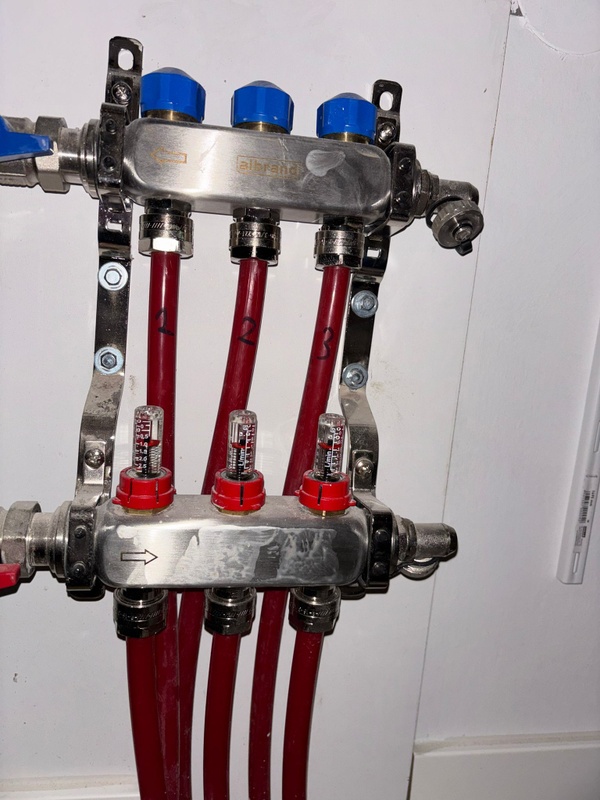 Afbeeldingslocatie: https://tweakers.net/i/94QUh_wmHzEdEgGOTjVOSmZHFDk=/x800/filters:strip_icc():strip_exif()/f/image/icLE4RHz0UPceEvJjvN6K9fX.jpg?f=fotoalbum_large