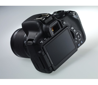 Canon EOS 750D + 18-55mm f/3.5-5.6 +  55-250mm f/4.0-5.6 Zwart