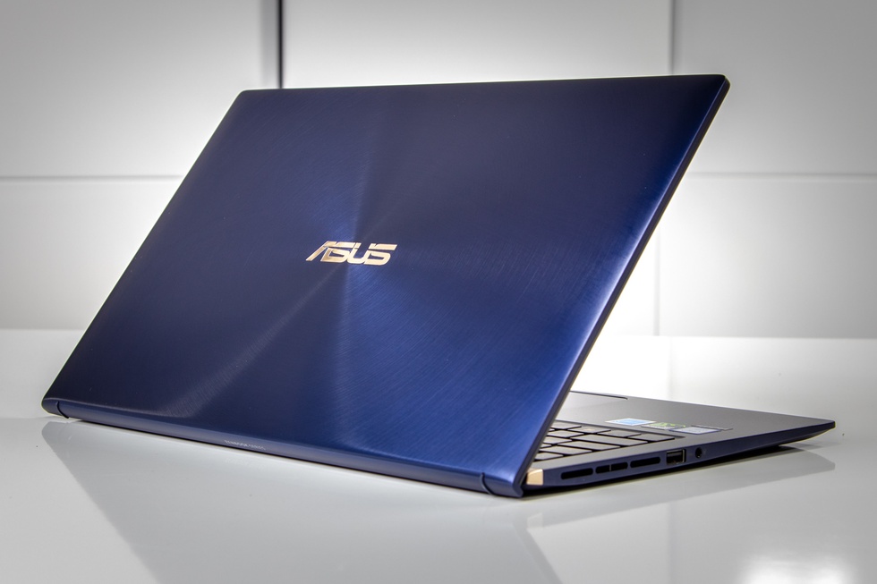 Asus UX533