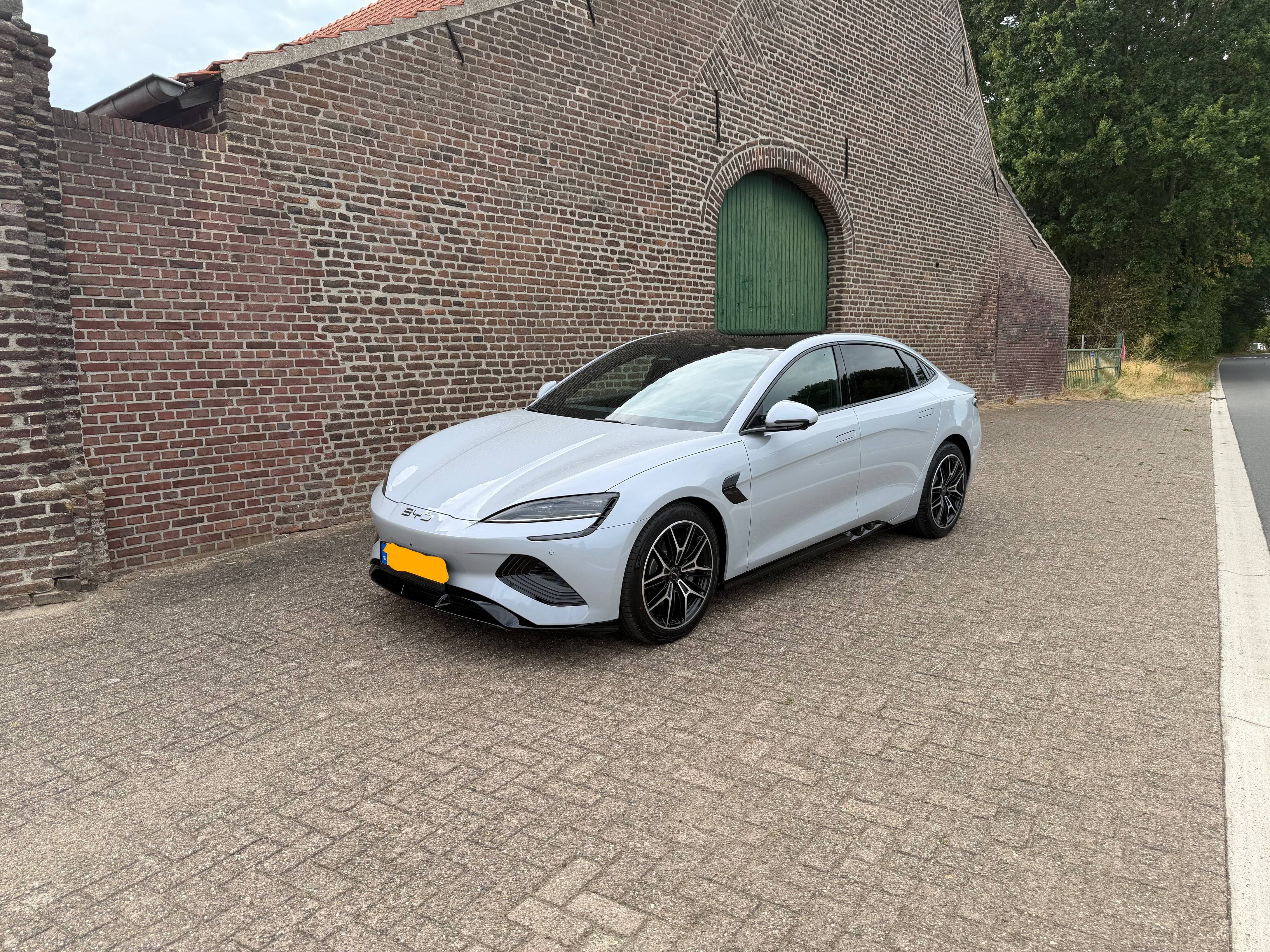 Afbeeldingslocatie: https://tweakers.net/i/9BtMux-jF3oBpQ3H9VgZ3Z1r-3E=/fit-in/4920x3264/filters:max_bytes(3145728):no_upscale():strip_icc():strip_exif()/f/image/wqsoCou5jeUiChkjsLXm9DLQ.jpg?f=user_large