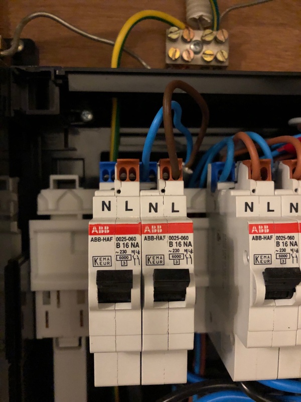 Afbeeldingslocatie: https://tweakers.net/i/9ETLvk5KwB8OOxuvTmToTAdkoJs=/x800/filters:strip_icc():strip_exif()/f/image/qqteX2u9f7eL2s2yNcek59WR.jpg?f=fotoalbum_large