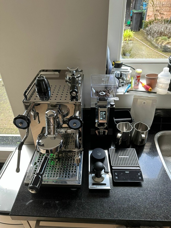 Afbeeldingslocatie: https://tweakers.net/i/9FERmiuTYOQlvklwSMwQi0nbJq0=/x800/filters:strip_icc():strip_exif()/f/image/q9GAAkrj0EecWGAqruBftfrj.jpg?f=fotoalbum_large