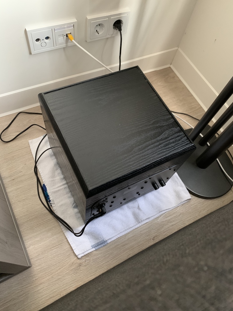 Afbeeldingslocatie: https://tweakers.net/i/9GPbjBAZpjgrN-x40DBLuFUV3B0=/800x/filters:strip_icc():strip_exif()/f/image/TwZLCYmcZUZ7dna70L089OEh.jpg?f=fotoalbum_large
