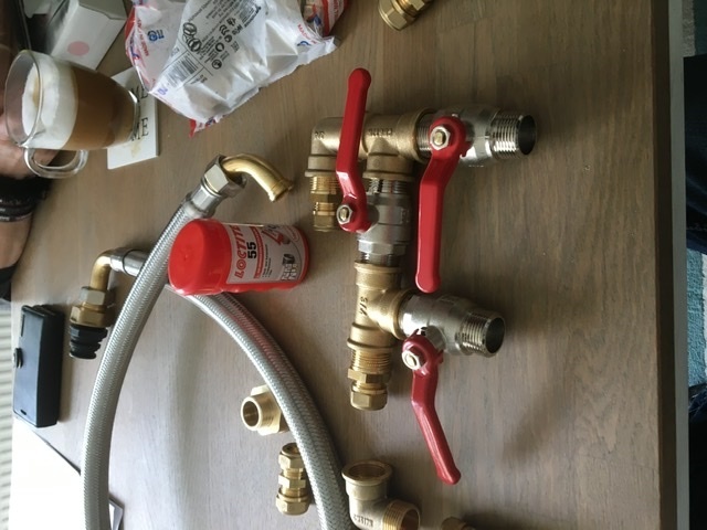 Afbeeldingslocatie: https://tweakers.net/i/9Gm94Cu9VJbVqK3ZrTH_ZPrEazY=/fit-in/4920x3264/filters:max_bytes(3145728):no_upscale():strip_icc():strip_exif()/f/image/p1BMb9UI6HWdPwoOF12M9BeX.jpg?f=user_large