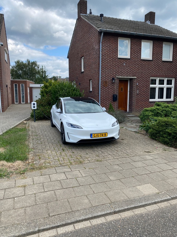 Afbeeldingslocatie: https://tweakers.net/i/9IGhn1PqorfOSP3q1_Spv5zo8q4=/x800/filters:strip_icc():strip_exif()/f/image/0xThqn9puyzEPGwwdpc8aIdB.jpg?f=fotoalbum_large