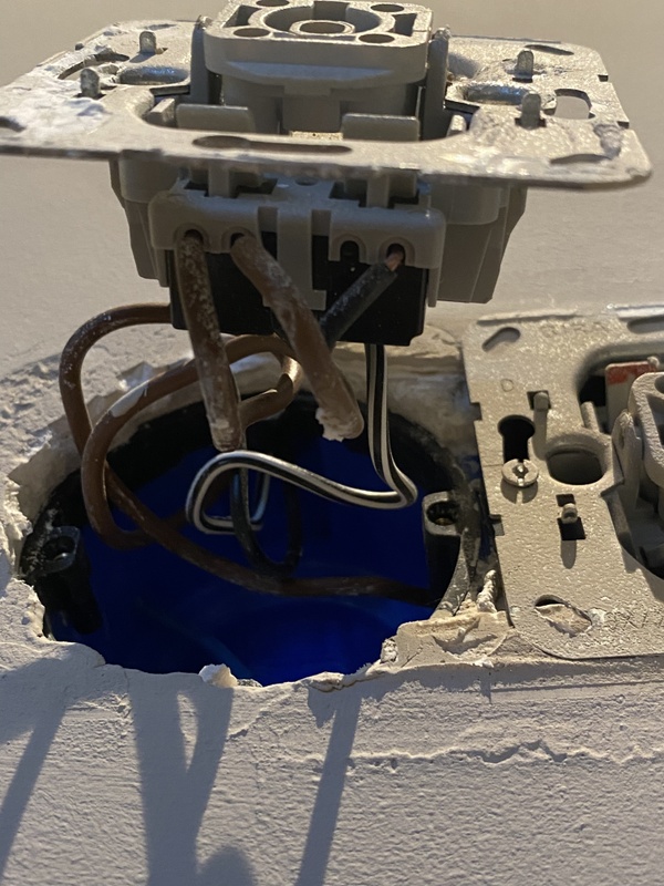 Afbeeldingslocatie: https://tweakers.net/i/9LQ8horKsorrbyvgeQ1WnXQNFLA=/x800/filters:strip_icc():strip_exif()/f/image/9IIMapxvF7qFe0GGocBV9DvW.jpg?f=fotoalbum_large