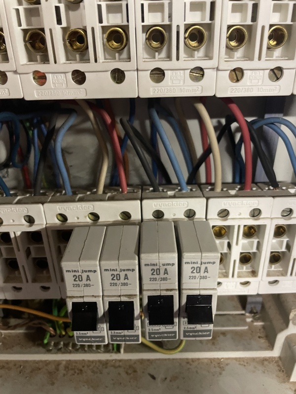 Afbeeldingslocatie: https://tweakers.net/i/9TAS0NFzNGZag3qx-q4mzd_nyzY=/x800/filters:strip_icc():strip_exif()/f/image/0UOyc7JK3pl0jeGSjQHNcVd8.jpg?f=fotoalbum_large