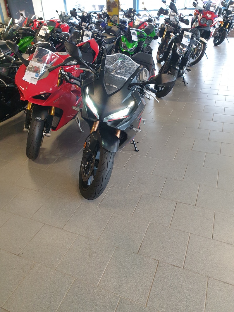 Afbeeldingslocatie: https://tweakers.net/i/9ZrSWe__FNoDBgi9fEN59xoL5xo=/800x/filters:strip_icc()/f/image/wNCEfkoF7c0pcFOXO2KQfOr9.jpg?f=fotoalbum_large