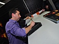 Gary Platner signeert tijdens nachelijke lancering World of Warcraft: Cataclysm