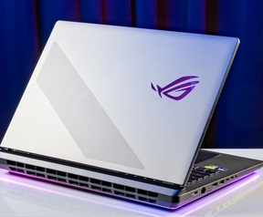 ASUS ROG Strix Scar 18