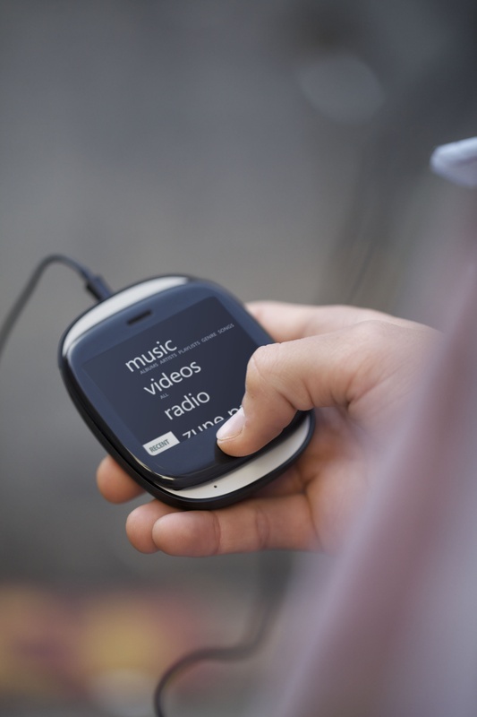 Microsoft onthult eigen 'Kin'-telefoons - Tweakers