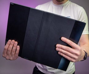 ASUS Zenbook 17 Fold
