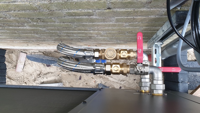 Afbeeldingslocatie: https://tweakers.net/i/9xO9O92z7eivm0glSwTsHX9v_F0=/800x/filters:strip_icc():strip_exif()/f/image/8qw8NOHvEZTB8RamUQogn5x8.jpg?f=fotoalbum_large