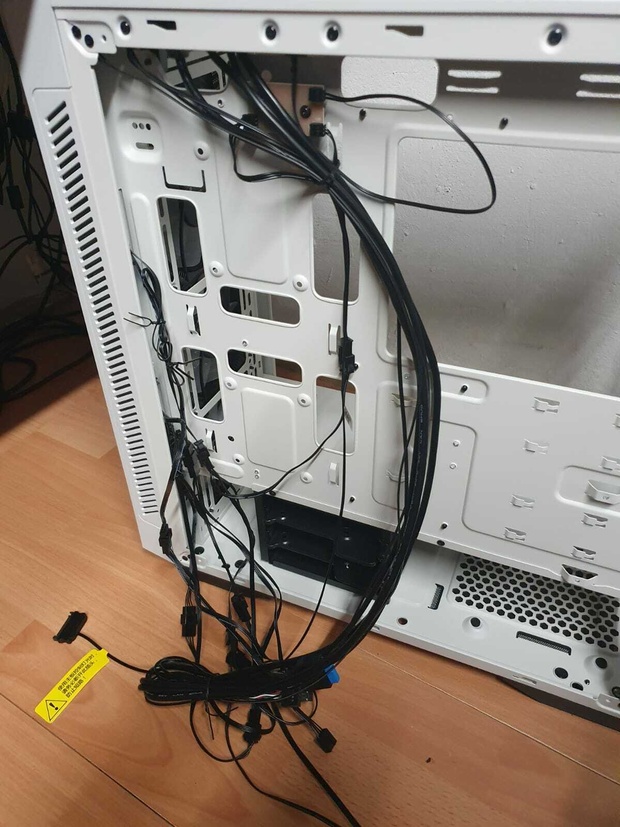 Afbeeldingslocatie: https://tweakers.net/i/A9io-eLK6E0ElJ9CTHTW5gbUeQo=/620x/filters:strip_icc():strip_exif()/m/303309/1MjBYA2GlBpifxAJfAenMPYkFeH1Ihrfue9Cs70lB9GMW1Q4uE.jpeg?f=620xauto
