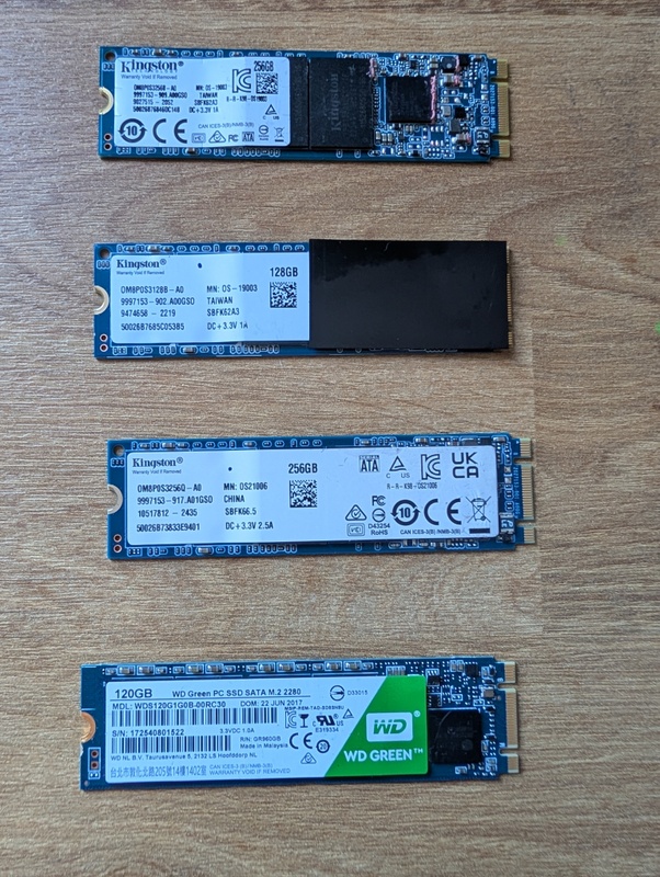 M.2 SATA SSD’s 120 / 128 / 256 GB (Kingston, WD), los of samen ...