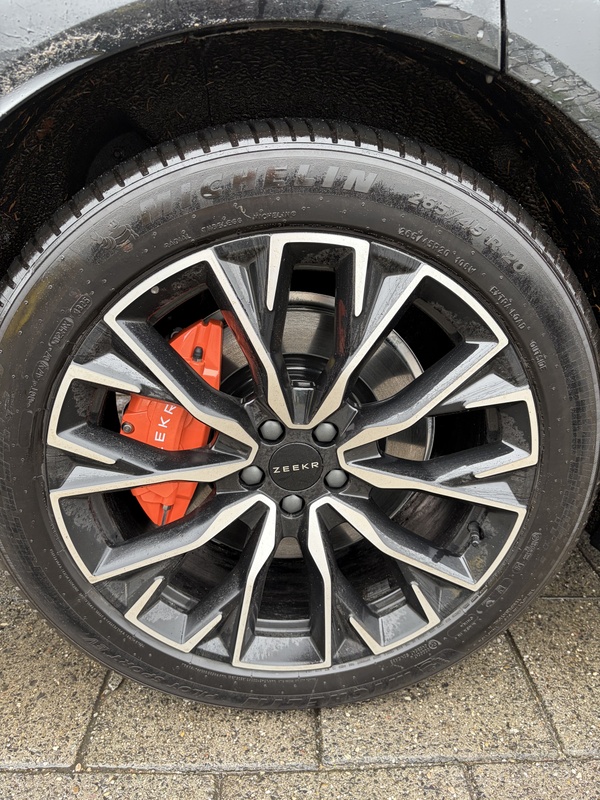 Afbeeldingslocatie: https://tweakers.net/i/ANqNx0TajByy0muRA8Ib9tVSHXY=/x800/filters:strip_icc():strip_exif()/f/image/YaJFZoA9kJl0tXsCLjXEuUrz.jpg?f=fotoalbum_large