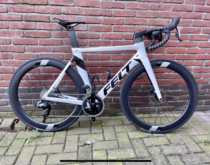 Afbeeldingslocatie: https://tweakers.net/i/ARHAvRfoMZ0II5SMpx5t-V4SYl0=/800x/filters:strip_icc():strip_exif()/f/image/z5zoIJEEXQX9BBwWX4yu6UpC.jpg?f=fotoalbum_large