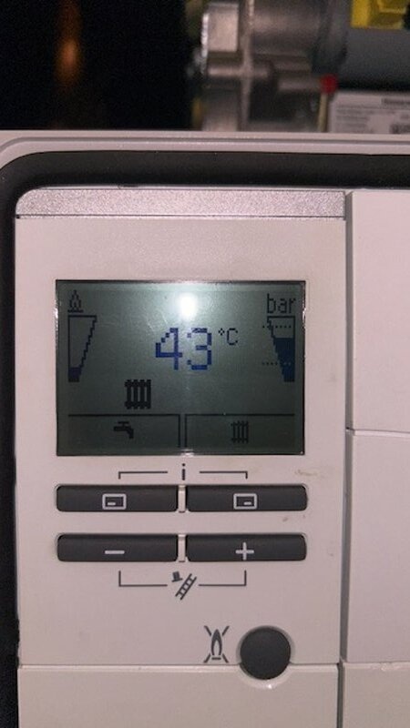 Afbeeldingslocatie: https://tweakers.net/i/ARRUpbFHmXht32Ei8sjyJTDR5XE=/fit-in/4920x3264/filters:max_bytes(3145728):no_upscale():strip_icc():strip_exif()/f/image/6zsv82PzNEQrT8sqTeAEFjMU.jpg?f=user_large