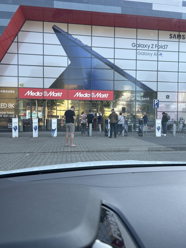 Afbeeldingslocatie: https://tweakers.net/i/AdYTOI8KsLC2dMH9ykTdbzpxWAw=/x800/filters:strip_icc():strip_exif()/f/image/Doqp1Q1JMbEdiH08KhJqII7L.jpg?f=fotoalbum_large