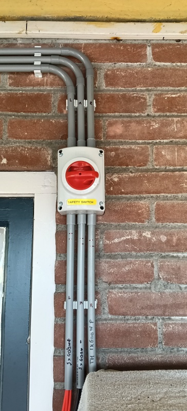 Afbeeldingslocatie: https://tweakers.net/i/Agi4OHPCAp5ttLtusQnQTxsxgs0=/x800/filters:strip_icc():strip_exif()/f/image/W1PG83YJEmVYdRHE3Pm6OfGe.jpg?f=fotoalbum_large