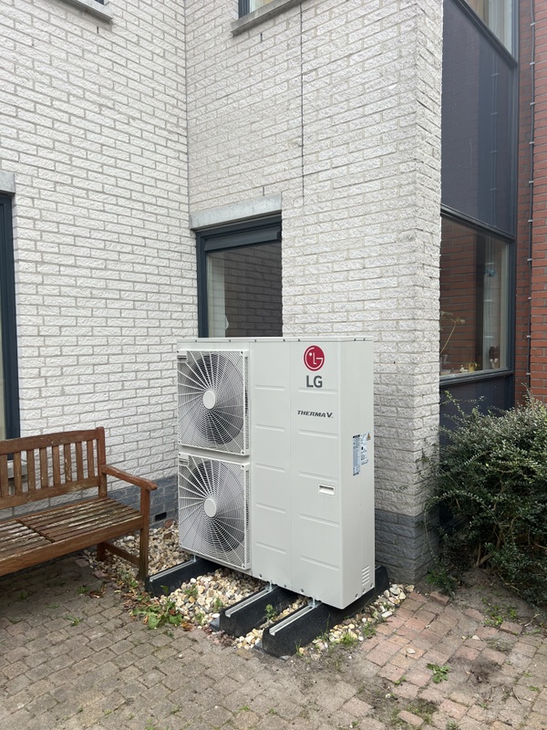 Afbeeldingslocatie: https://tweakers.net/i/AhimAXMT4j_KkYz31DgiUUin4ww=/x800/filters:strip_icc():strip_exif()/f/image/J7Ii9IwkWKUgGCUpsfVpviBq.jpg?f=fotoalbum_large