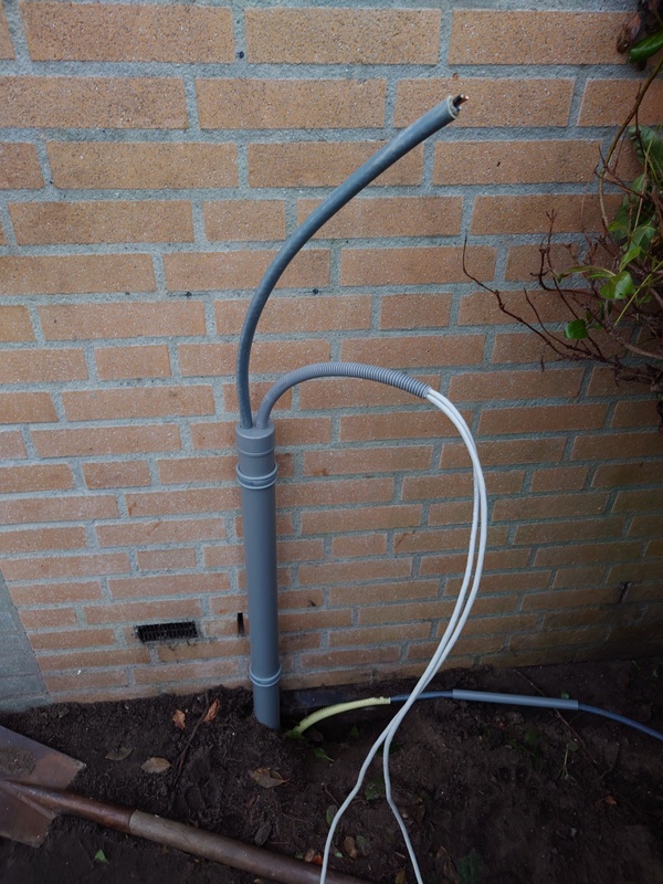 Afbeeldingslocatie: https://tweakers.net/i/AnG_AwWUFAga4UzXvMIxO9GtTmE=/x800/filters:strip_icc():strip_exif()/f/image/ZAMq5mf3xRJVOcq0DzqYi9SJ.jpg?f=fotoalbum_large
