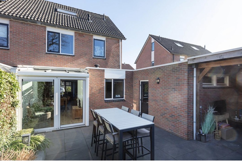 Afbeeldingslocatie: https://tweakers.net/i/Aop99WRfl3XrjckryHoQdh7Ie7g=/800x/filters:strip_icc():strip_exif()/f/image/aTqqEgIAHi7tpg3MjxnSjpqp.jpg?f=fotoalbum_large