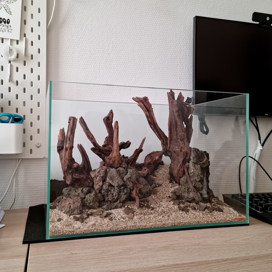 Afbeeldingslocatie: https://tweakers.net/i/Aq8pzM6UltevXrbpQ7t-SXMKdK8=/full-fit-in/4920x3264/filters:max_bytes(3145728):no_upscale():strip_icc():fill(white):strip_exif()/f/image/OcFUzLQEmcoDpZdLZCBP7Qve.jpg?f=user_large