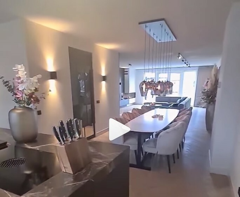 Afbeeldingslocatie: https://tweakers.net/i/AqE0SJlxSdPCXley9gJMDR3228Q=/full-fit-in/4920x3264/filters:max_bytes(3145728):no_upscale():strip_icc():fill(white):strip_exif()/f/image/Isj4J6Cokb98g0qfjJjbkEkF.jpg?f=user_large