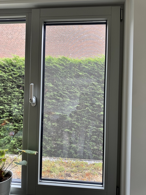 Afbeeldingslocatie: https://tweakers.net/i/Ax3ZcwH7sOXQ_MTCnuDbWL3irTQ=/x800/filters:strip_icc():strip_exif()/f/image/YeFrpo04ZM9uePZzlyJwu1AK.jpg?f=fotoalbum_large